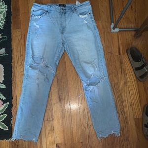 HIGH RISE MOM JEANS